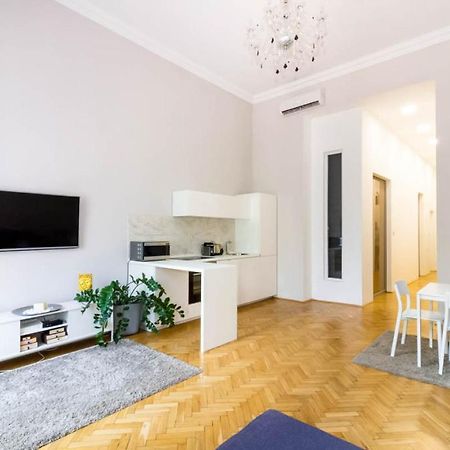 Luxury Lisbeth Apartman Budapest Exteriör bild