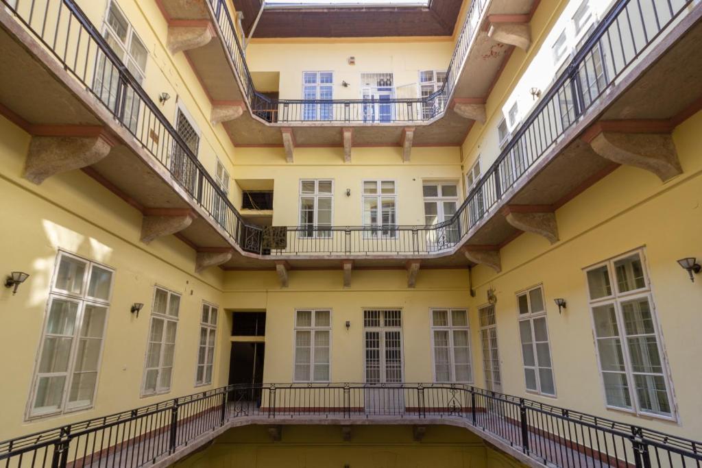 Luxury Lisbeth Apartman Budapest Exteriör bild